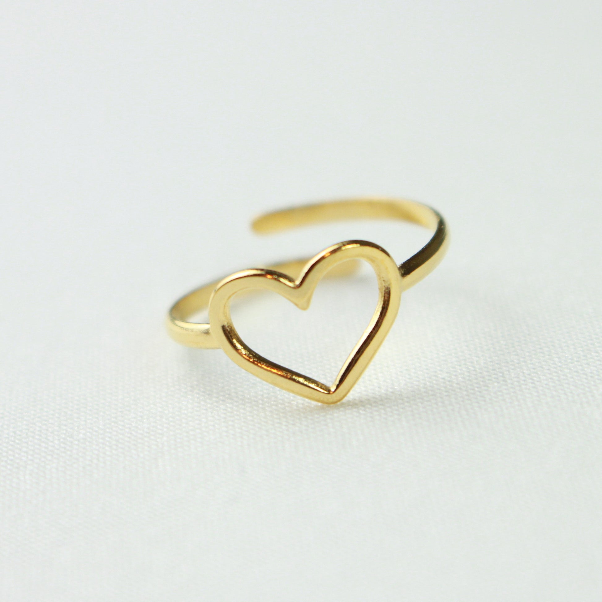 Heart Ouline Ring Gold Valentines