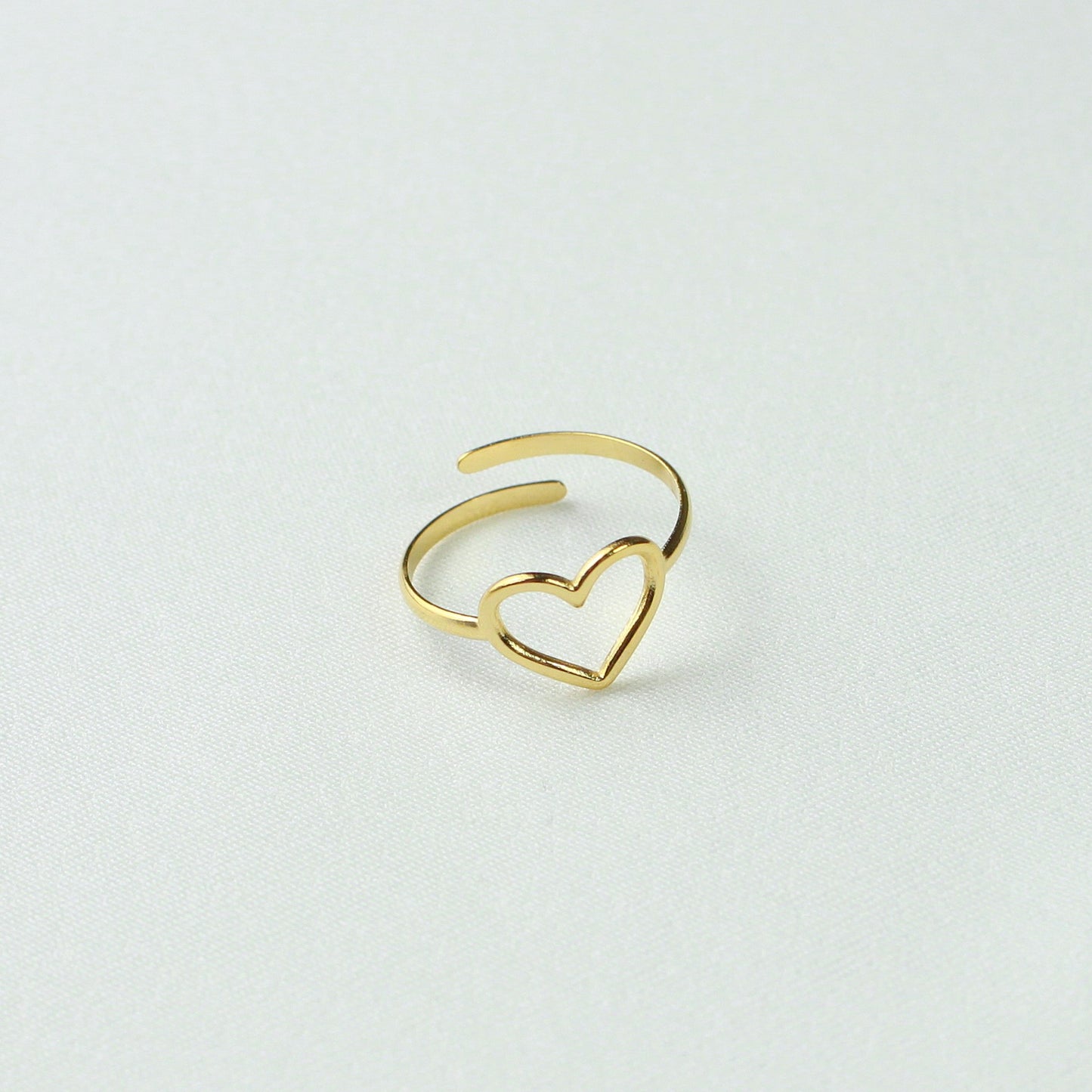 Heart Ouline Ring Gold Valentines 2