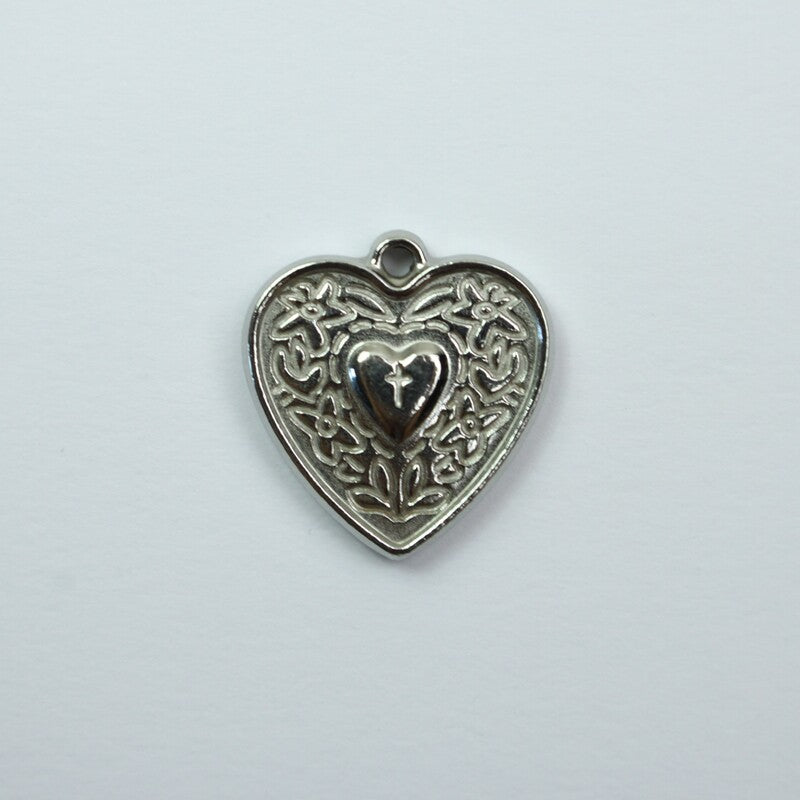 Detailed Heart (Silver)