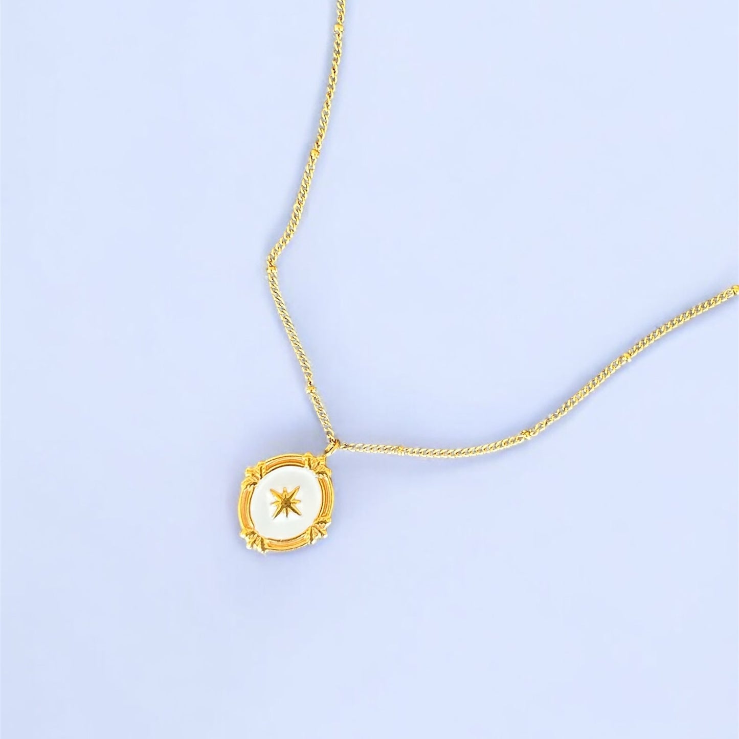 White Vinatge Pendant satellite necklace