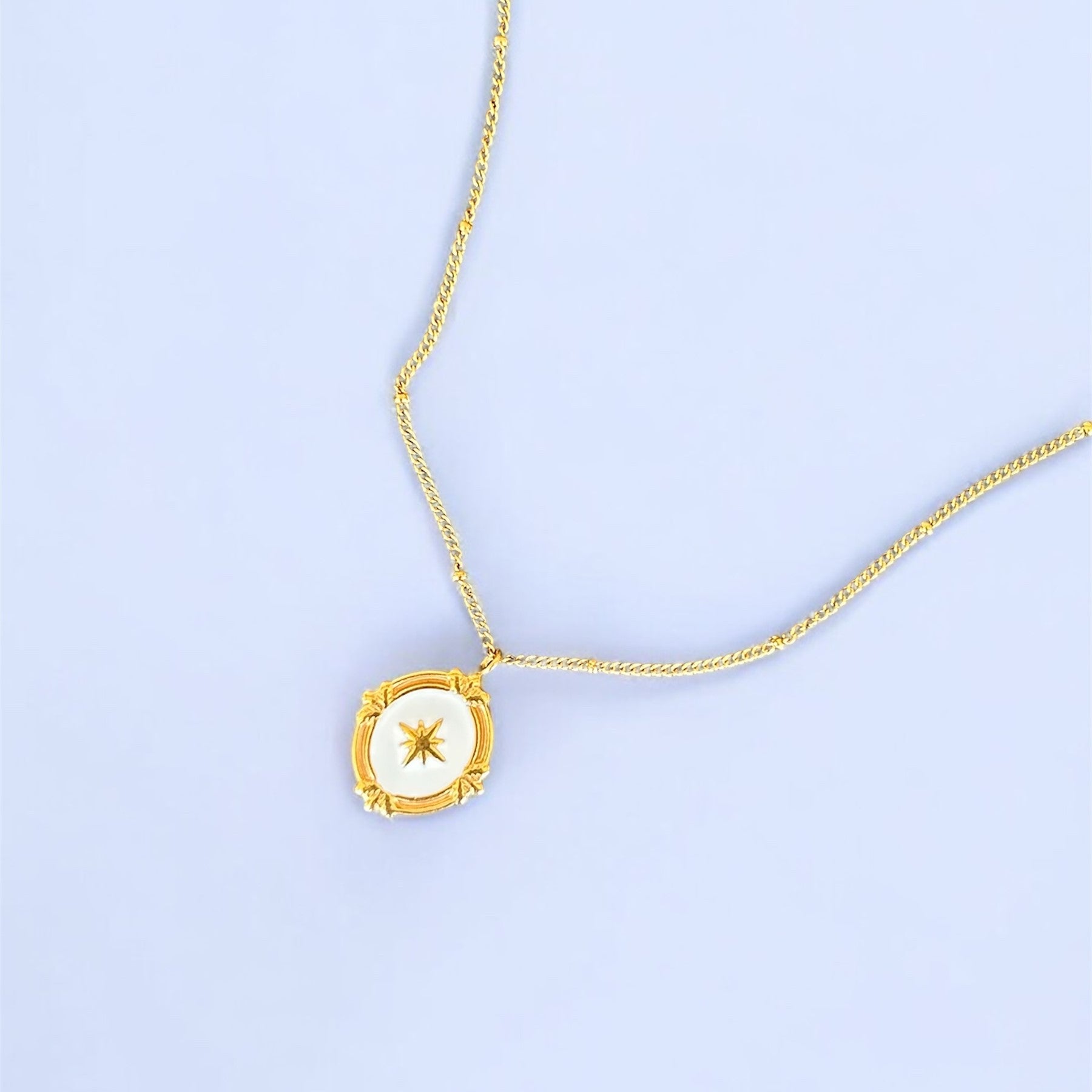 White Vinatge Pendant satellite necklace
